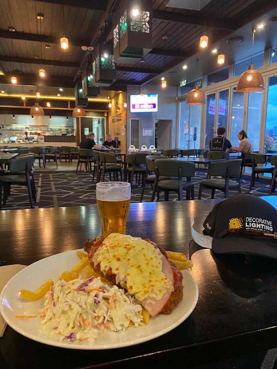 Quick Service, Varsity Lakes Tavern