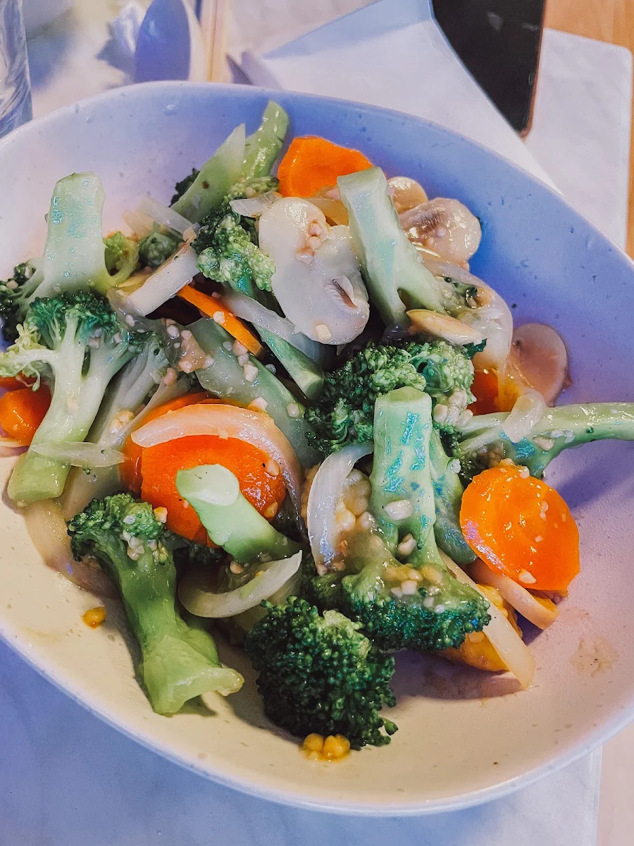Garlic Broccoli, Yen Yen Chinese Kitchen