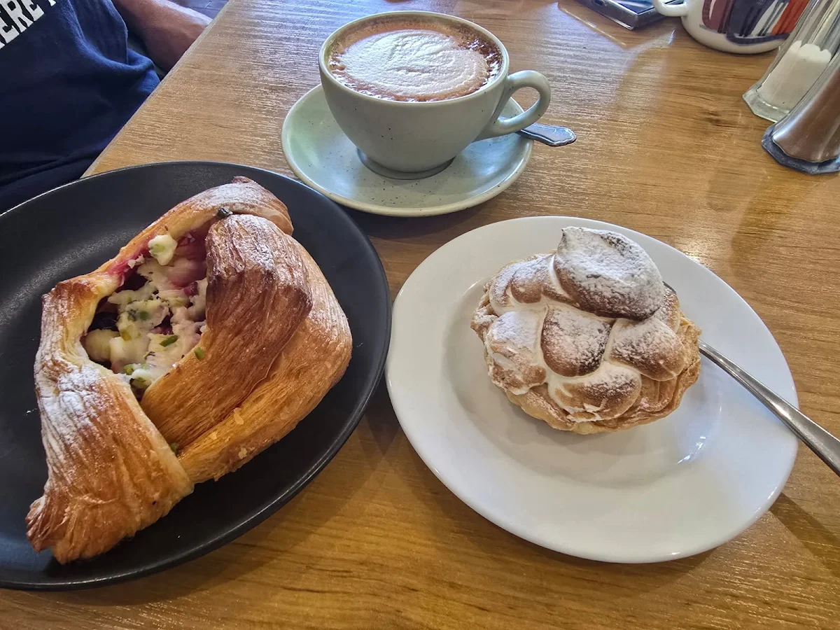 Highlights, Four Cats Coffee