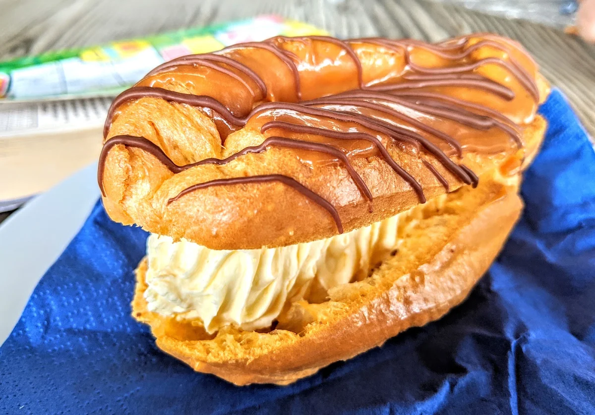 Chocolate Eclair