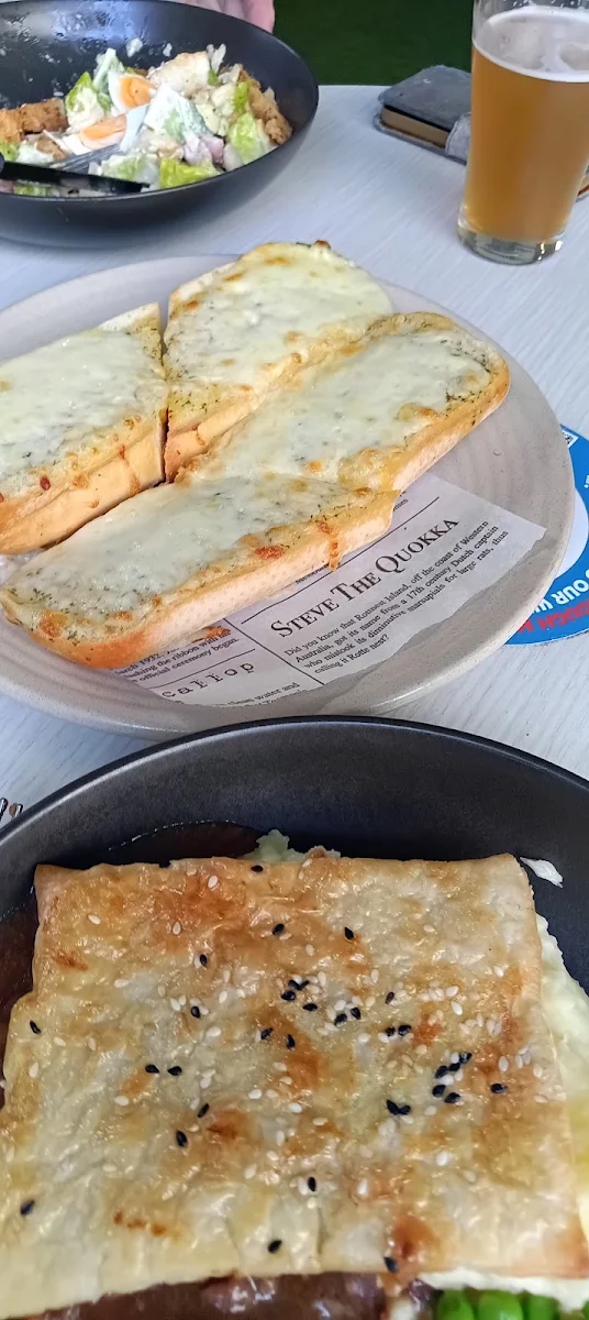 Garlic and Cheese Bread