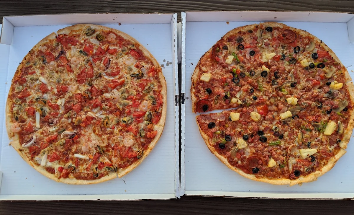 Highlights, Trigg Pizza