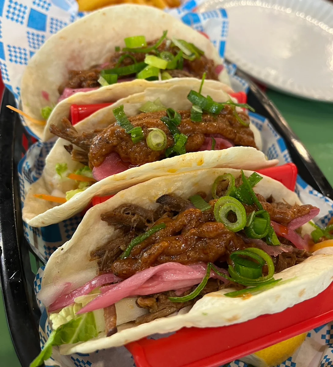 Pulled Beef Brisket Tacos, Elixir Sabor