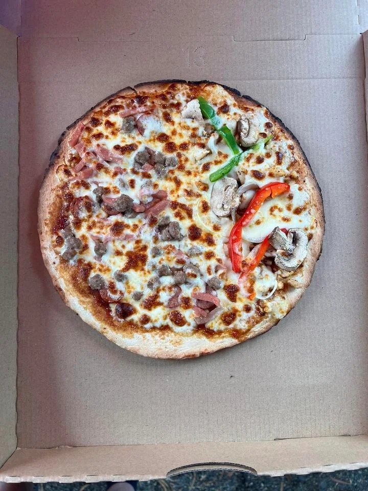 Highlights, Pirate woodfire pizza