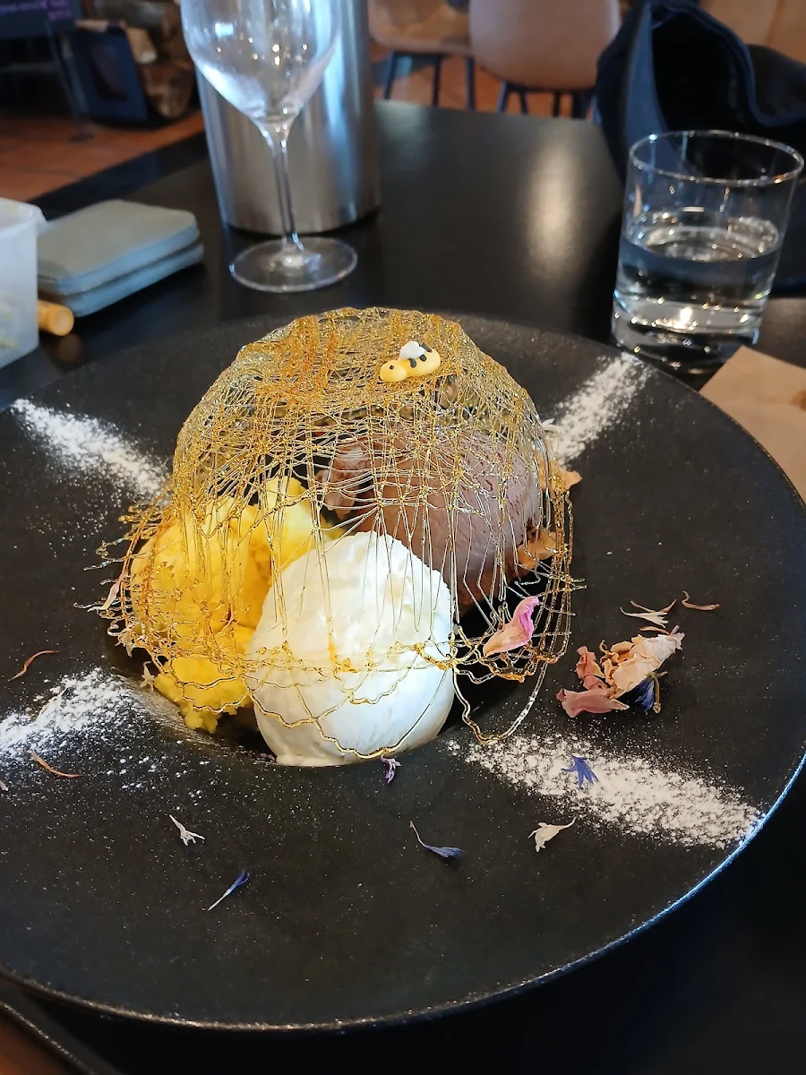 Highlights, Applebys Mediterraneo Bar & Grill