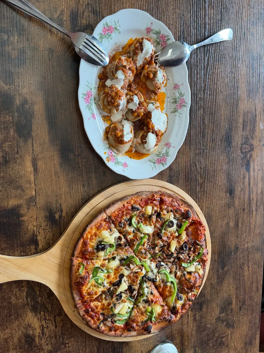 Highlights, Pizza Hub& cafe