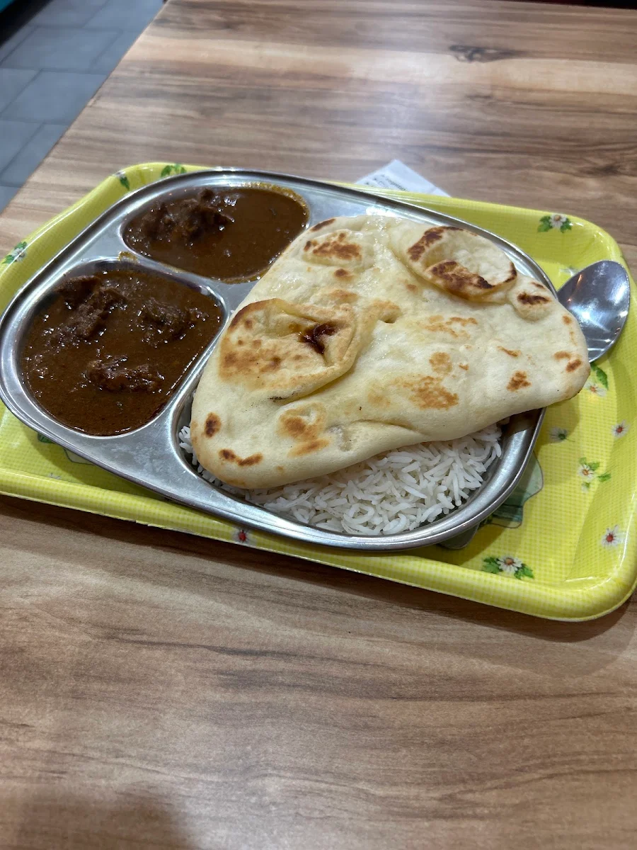 Butter Chicken Rice Naan