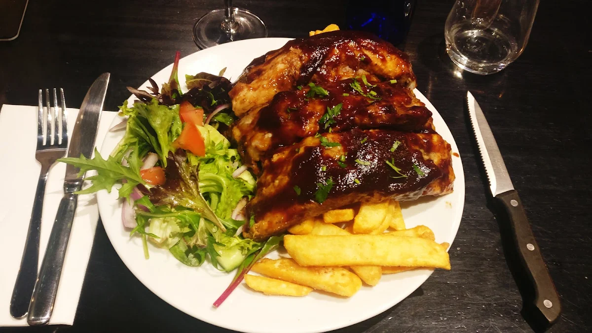 Highlights, Dee Casa - Restaurant & Bar