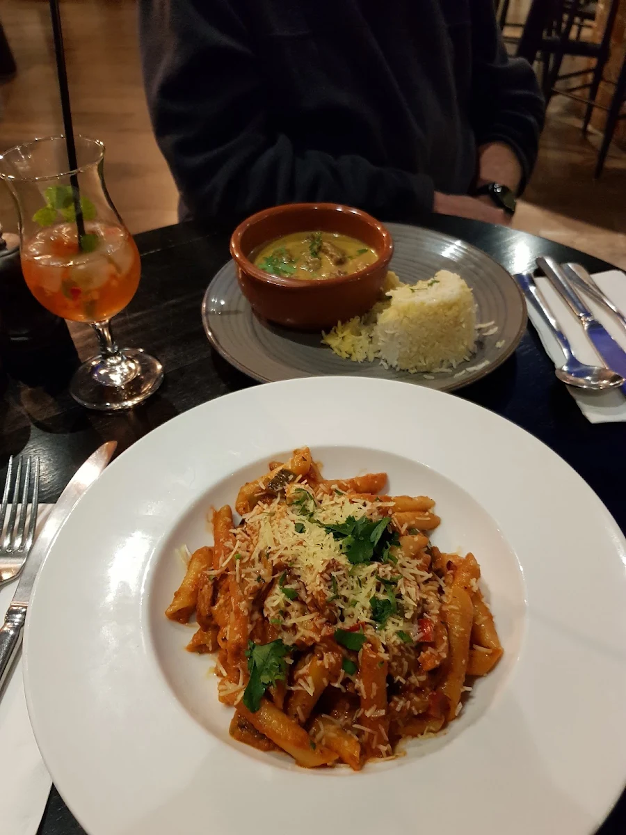 Highlights, Dee Casa - Restaurant & Bar