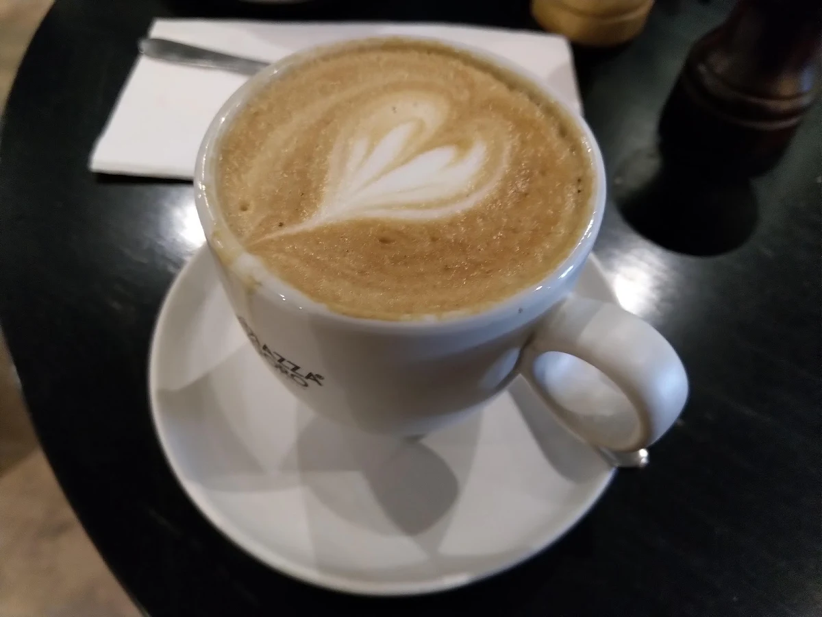 Latte, Dee Casa - Restaurant & Bar