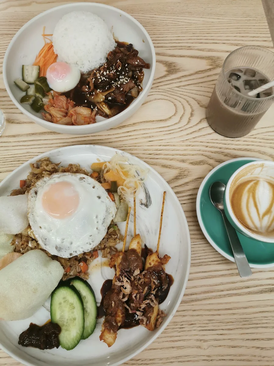 Highlights, Envoy Cafe