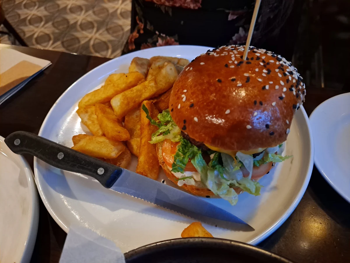 Beef Burger, Morris House