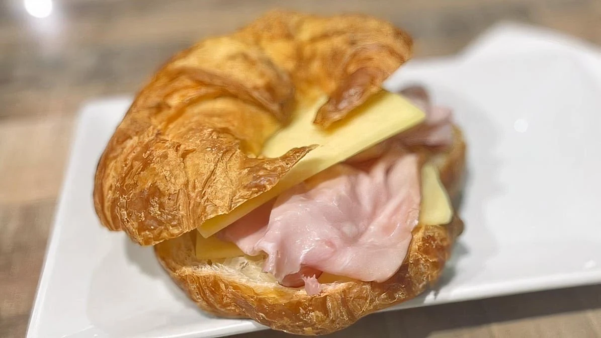 Highlights, Sam's Gourmet Cafe