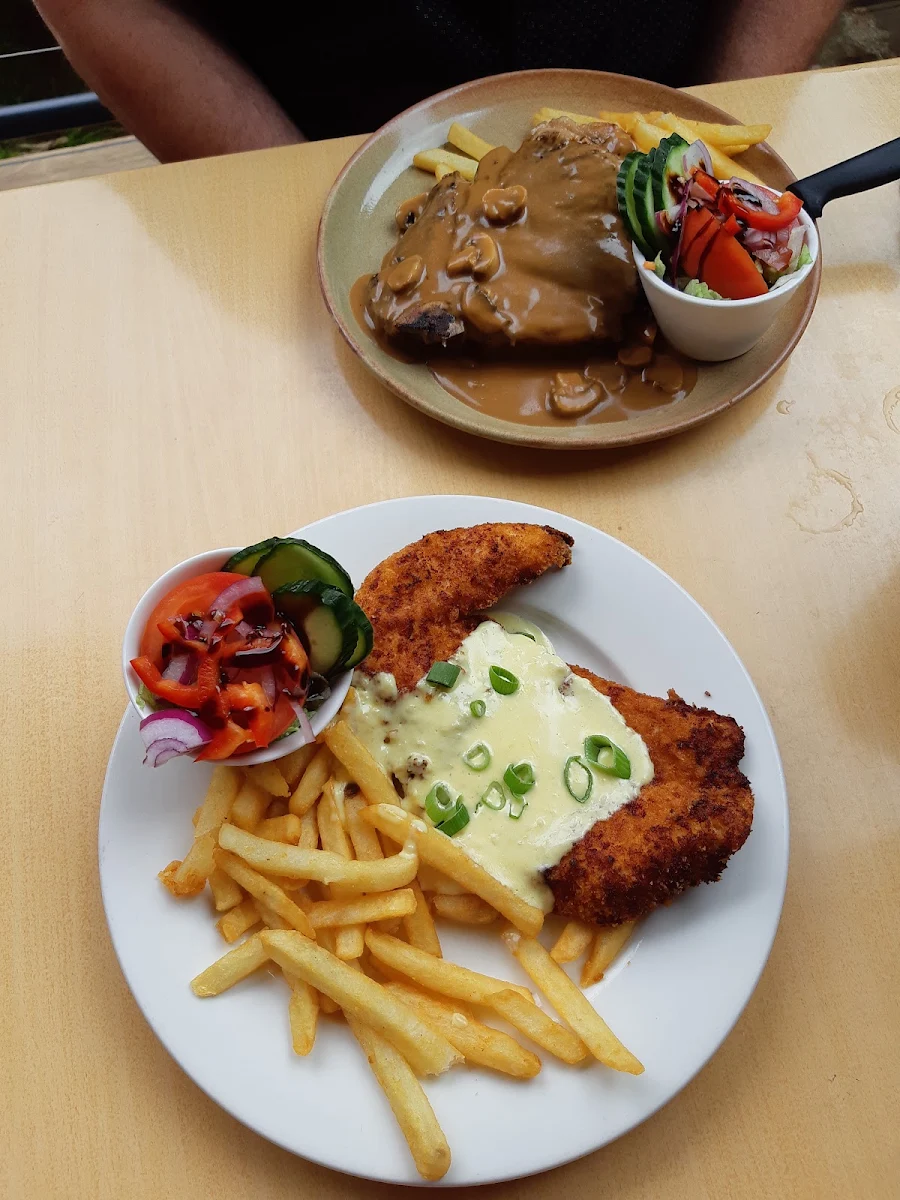 Chicken Shnitzel with Garlic White Wine Sauce