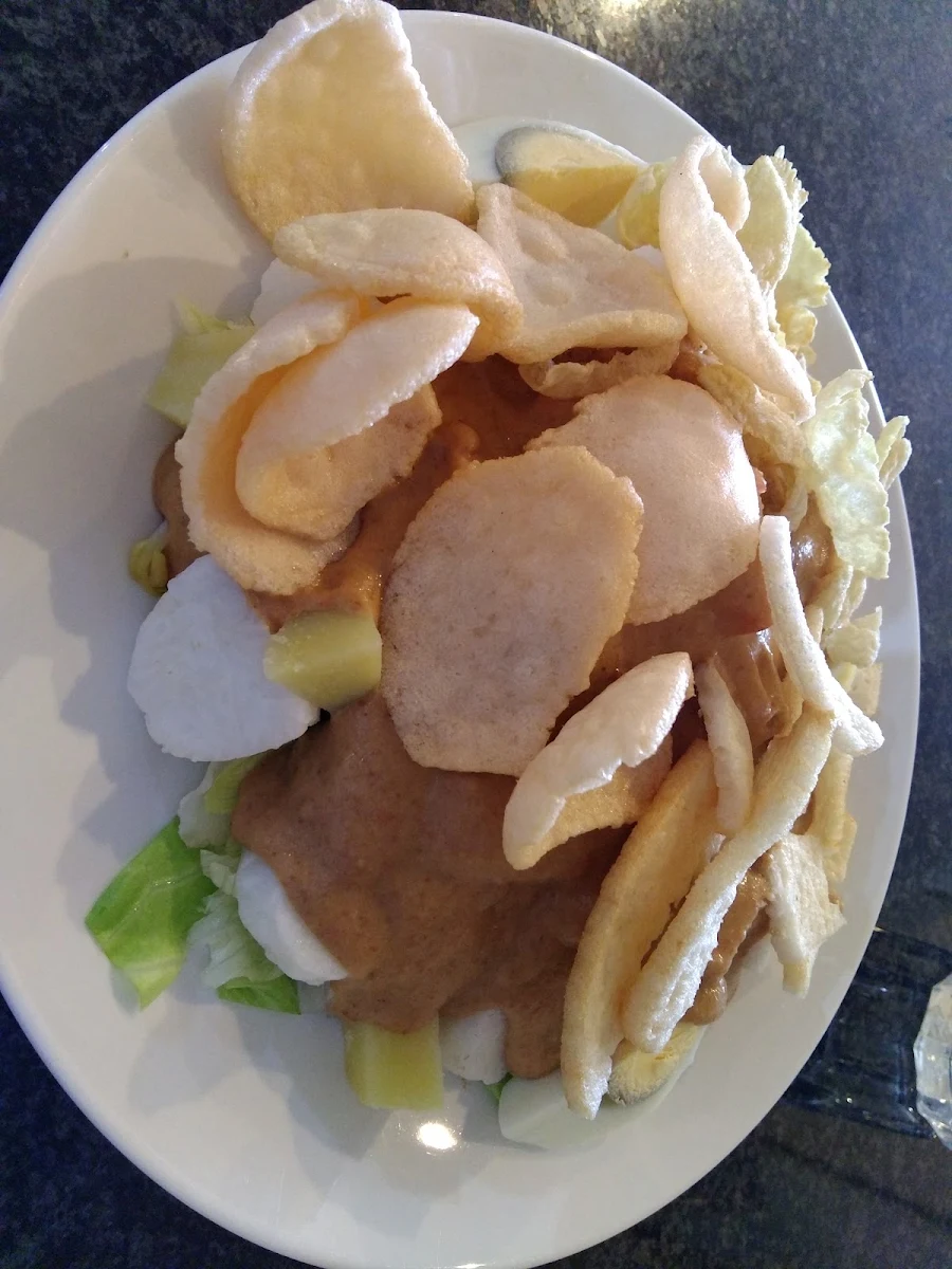 Gado-Gado Indonesian Salad with Peanut Sauce