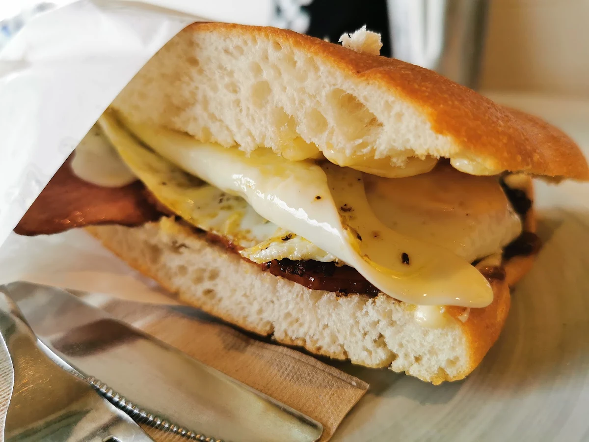 Bacon & Egg Roll, Sandy Ln