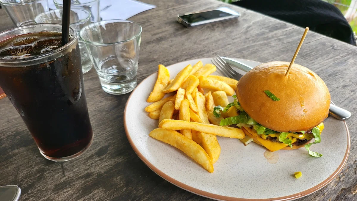 Dry-Aged Beef Burger, Inglewood Inn