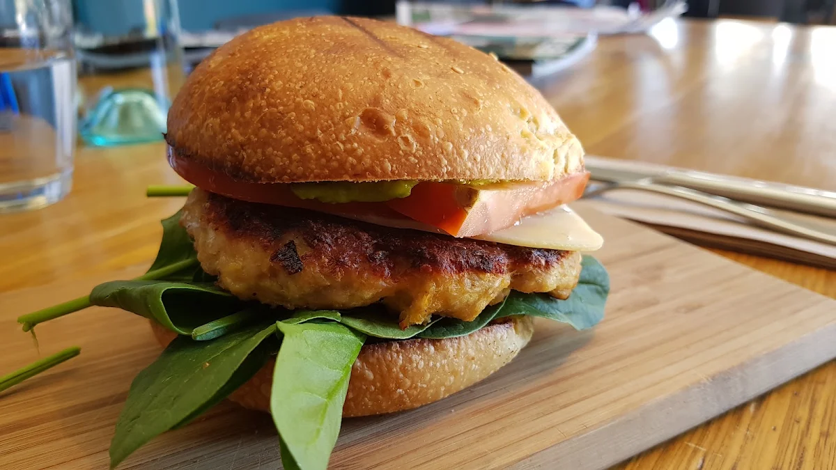 Chicken Burger, Verdure Bistro