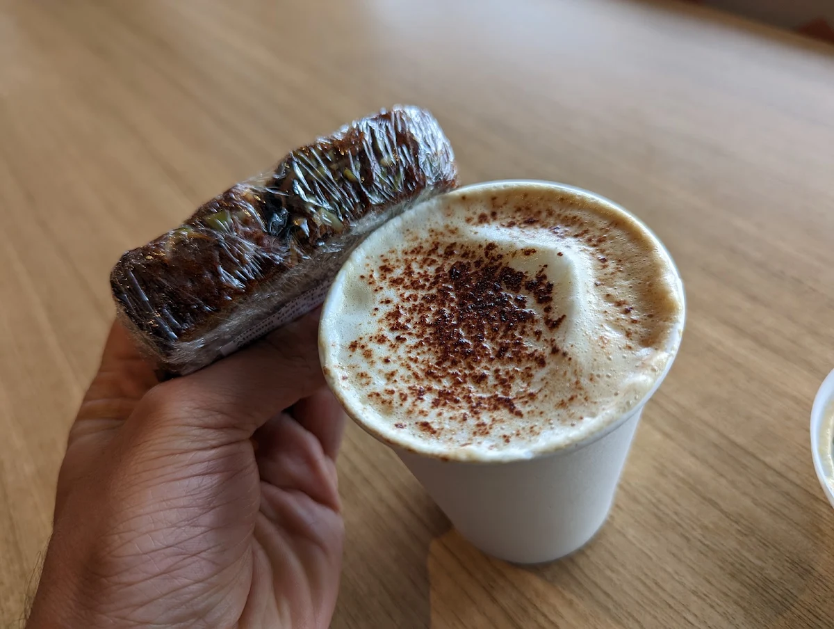 Highlights, Sir Albert Cafe