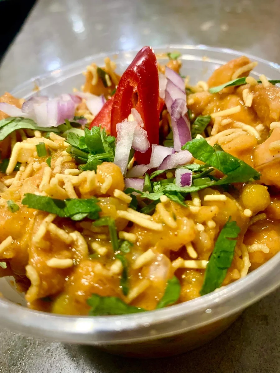 Samosa Chat, Momo Central Glenroy