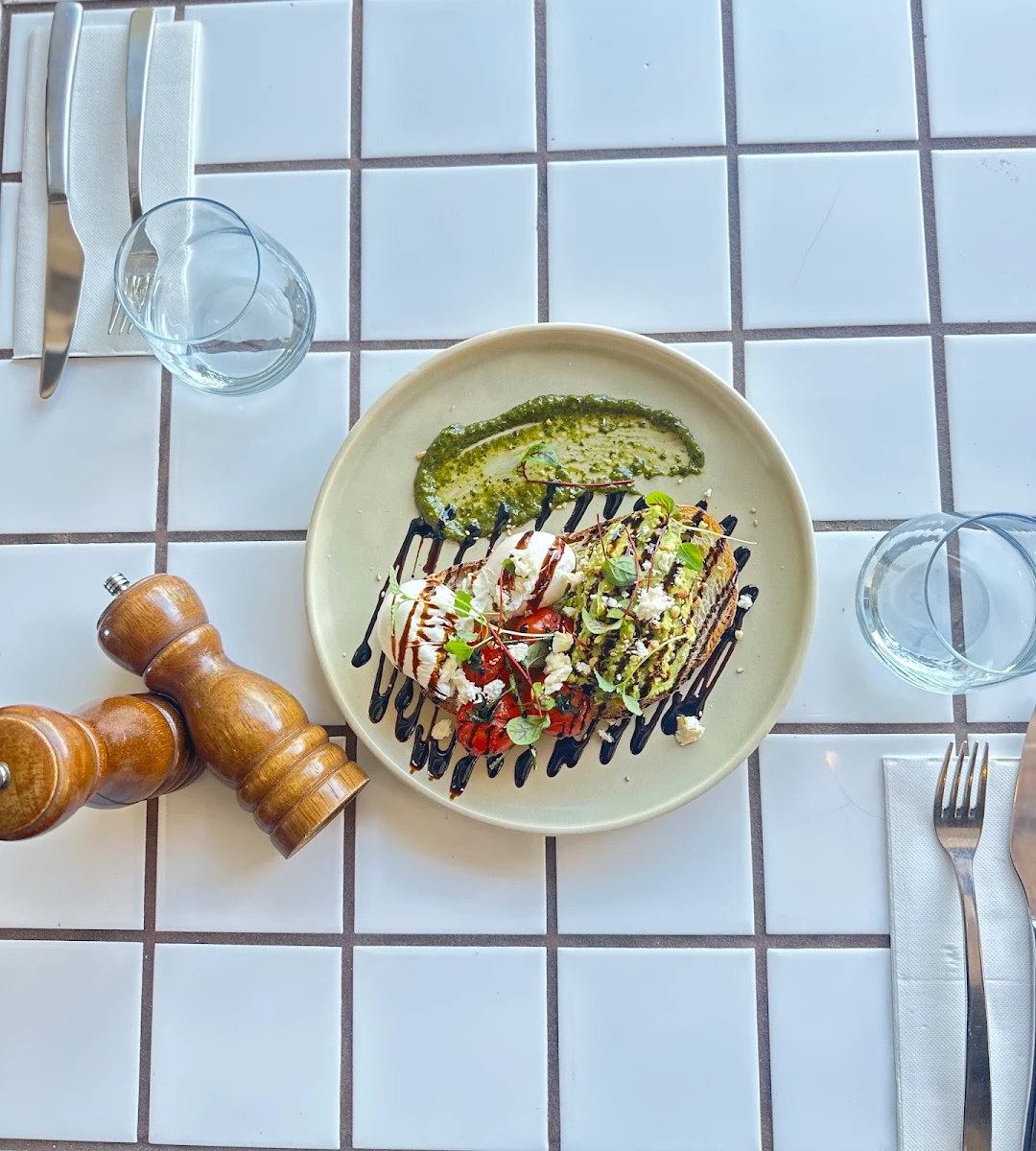 Highlights, Lovat Cafe Avalon Beach Front