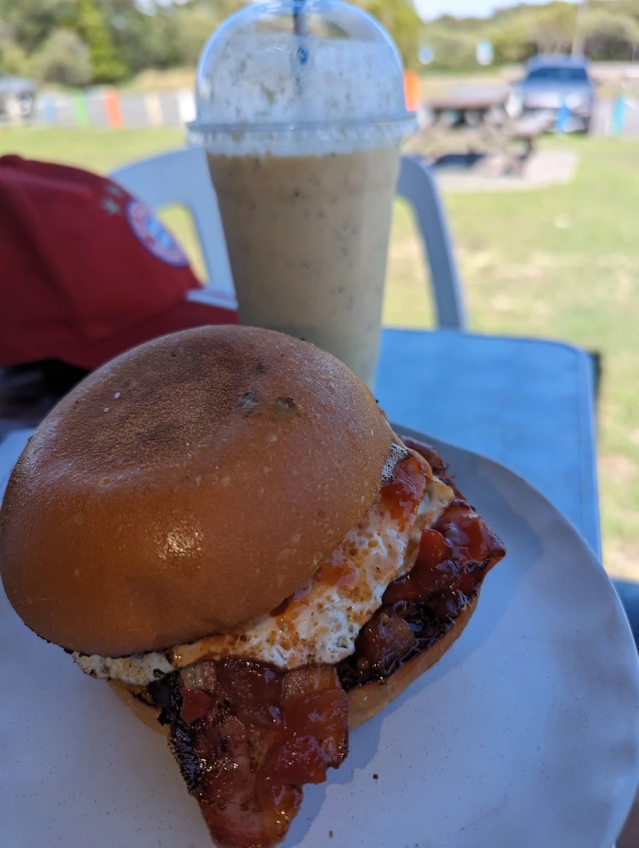 Breakfast Burger, Lakes Beach Cafe