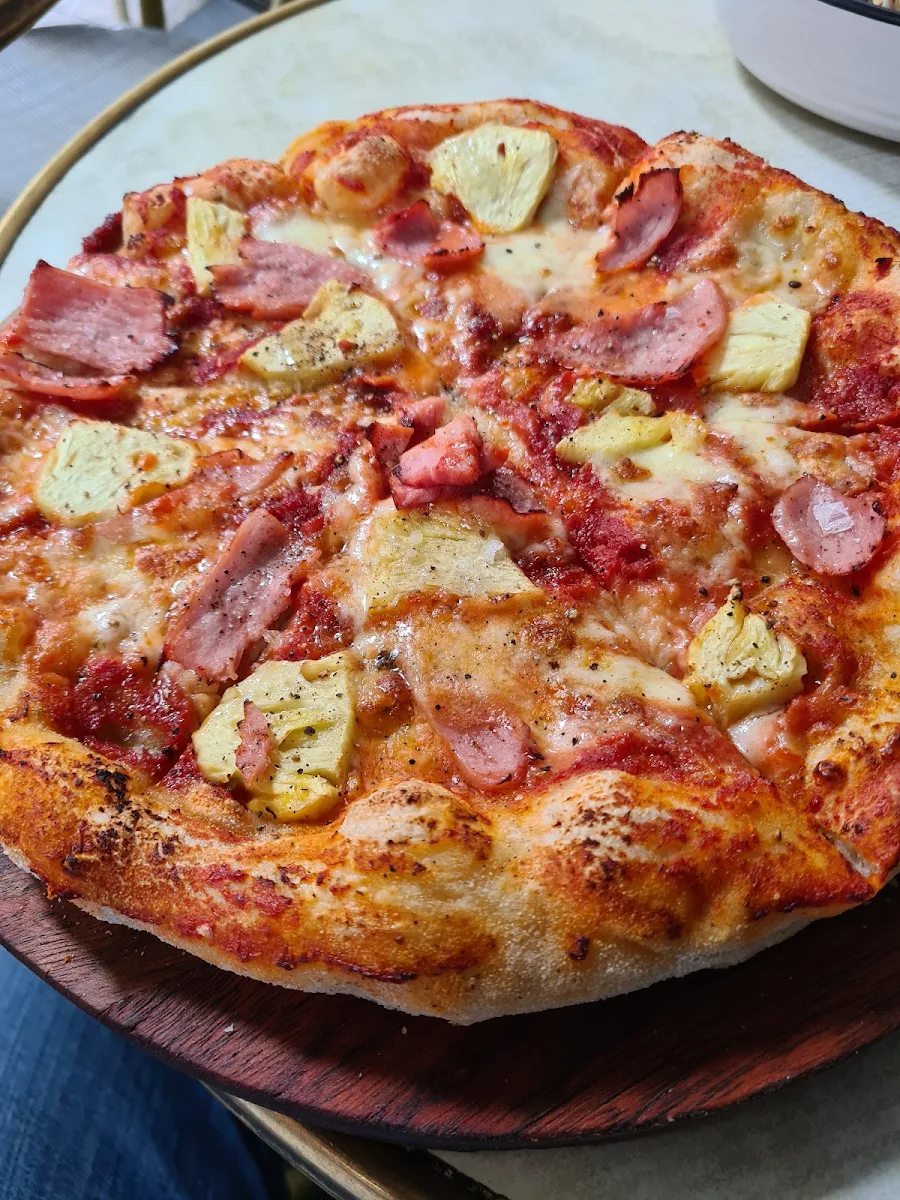Hawaiian Pizza
