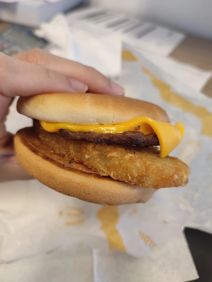 Cheeseburger, McDonald's Jolimont