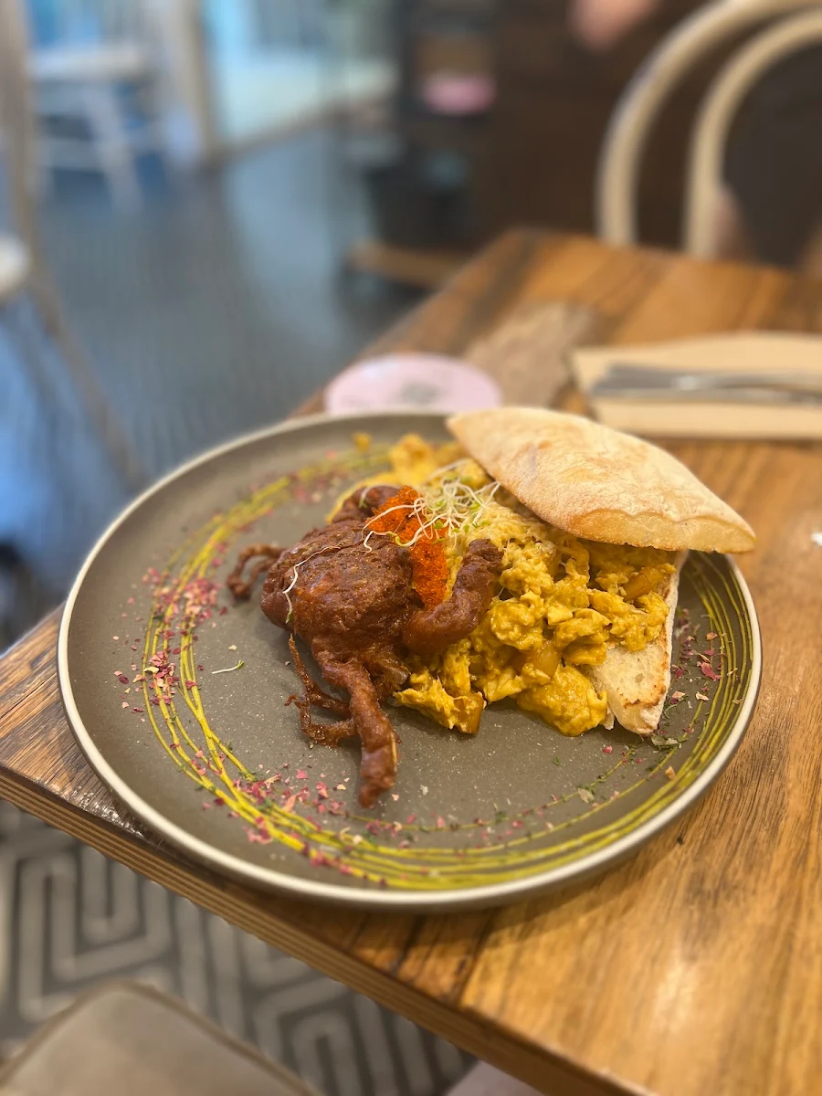 Curry Scrambled Eggs, FLOVIE CAFE