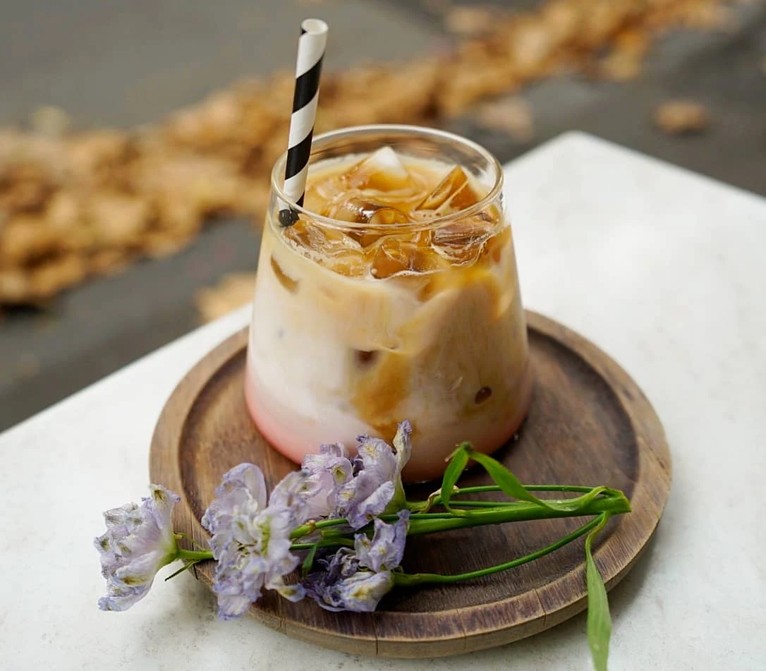 Rose Tea Latte, FLOVIE CAFE