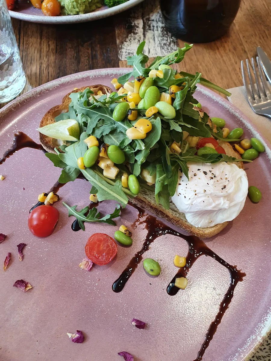 Smashed Avocado Toast, FLOVIE CAFE