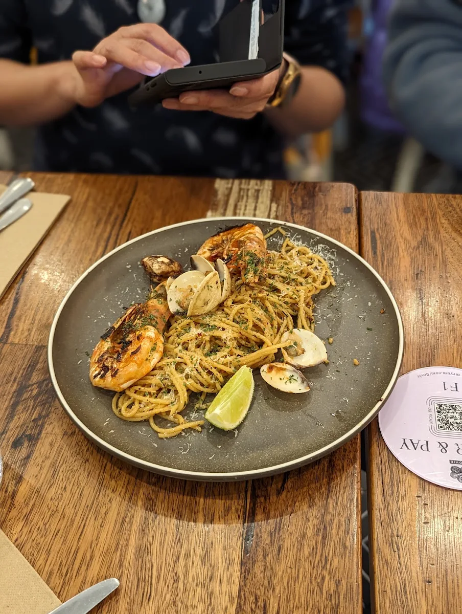 Soft Shell Curry Bowl, FLOVIE CAFE