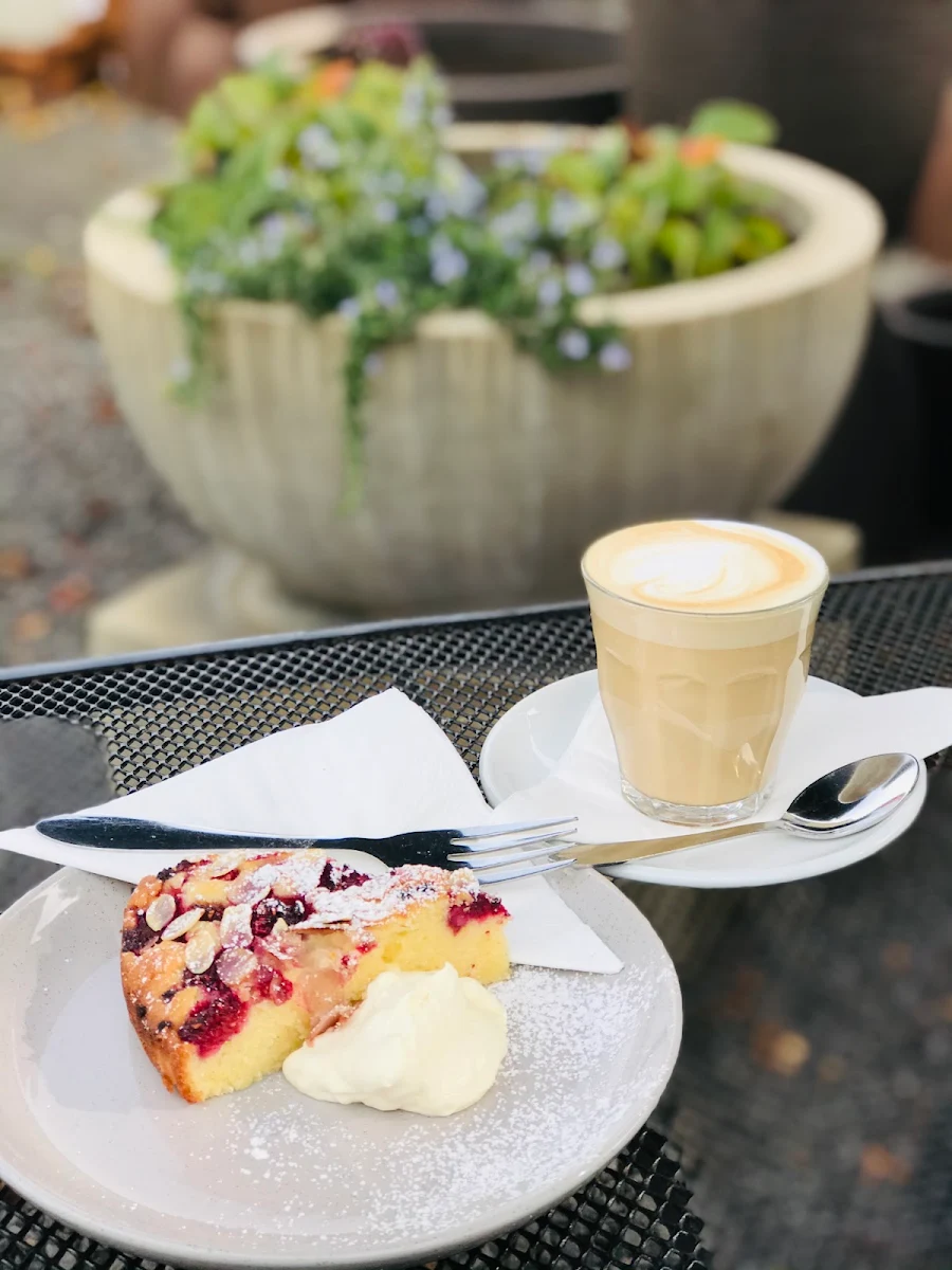 Highlights, Mccourts Cafe