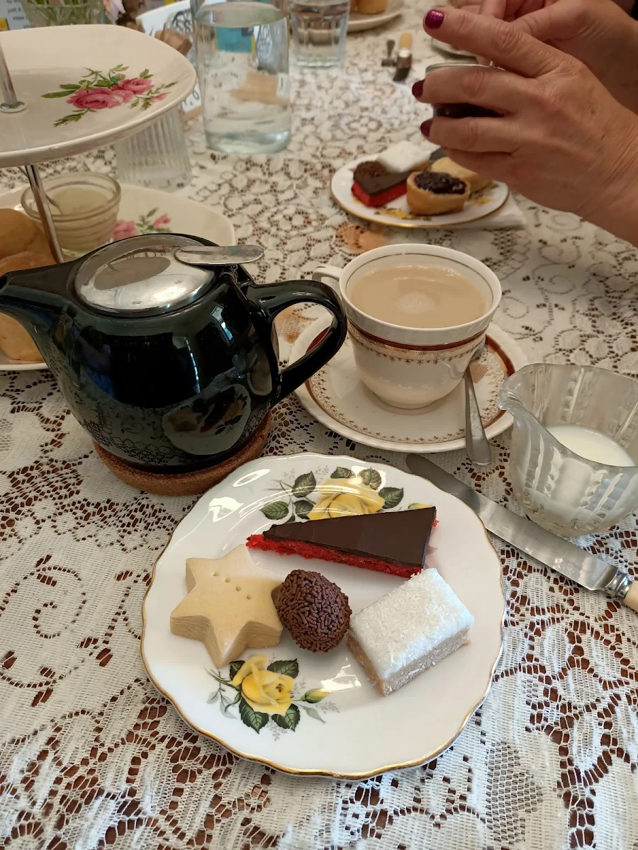 High Tea, Mockingbird Lounge