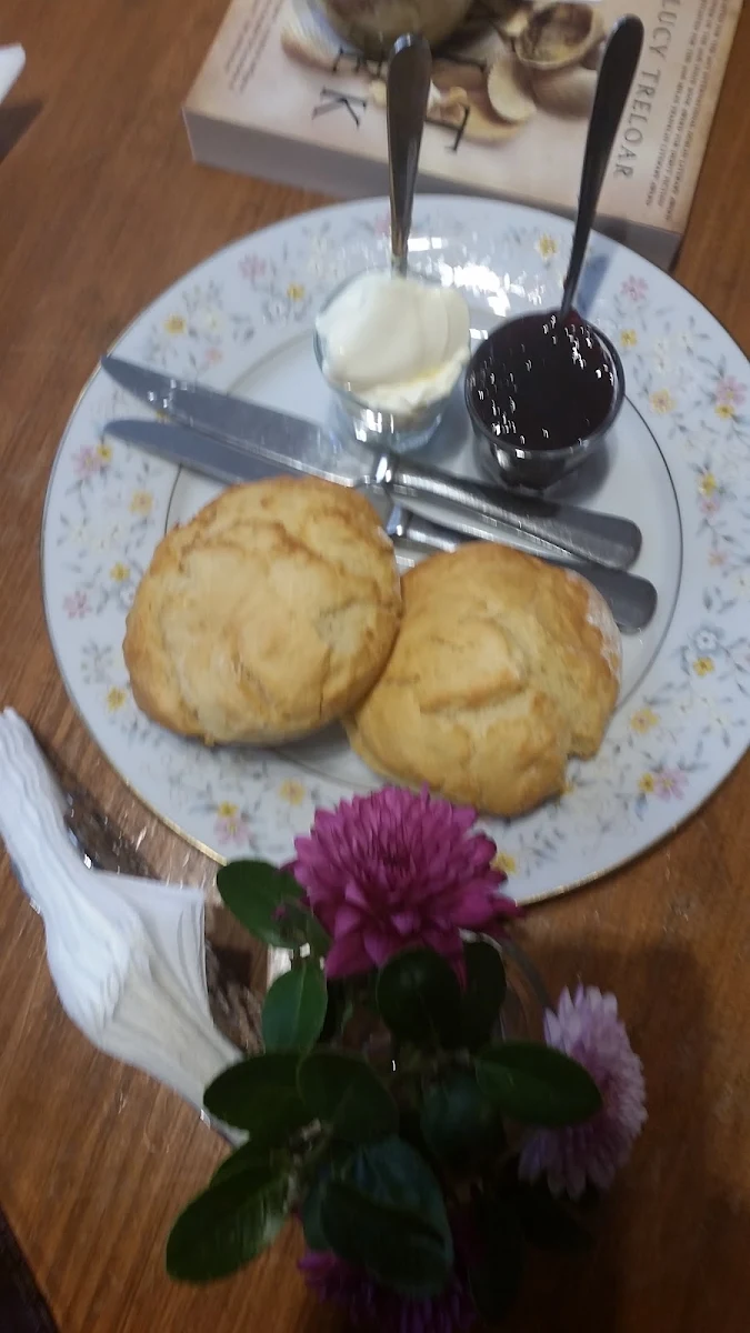 Jam and Scones, Mockingbird Lounge