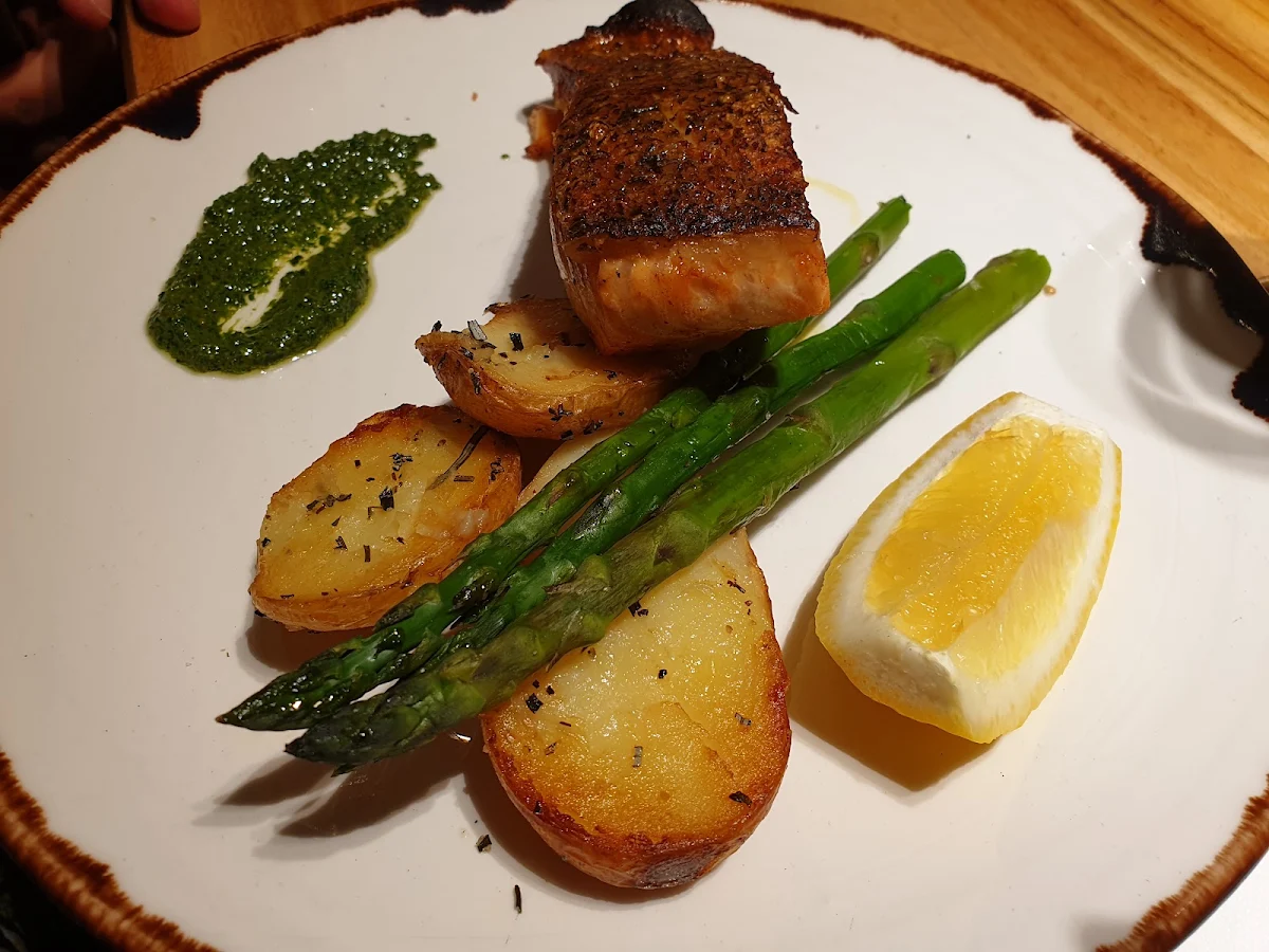 Salmon, Il Verde Italian Restaurant & Woodfire Pizza