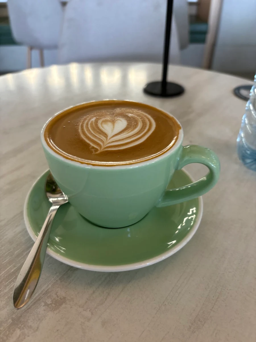 Flat White, Signature Cafe Robina