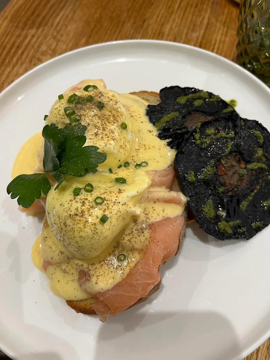 Highlights, Willow Tree Cafe