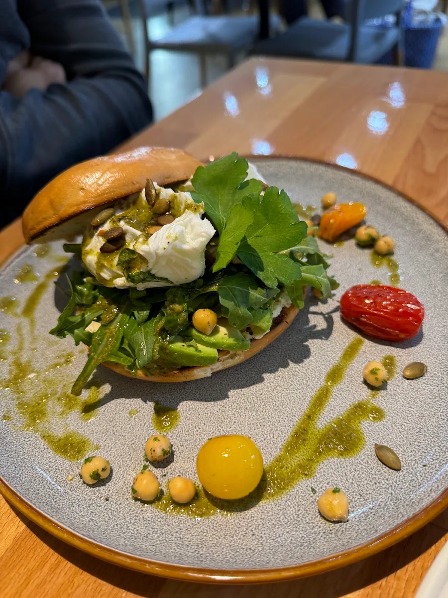 Highlights, Willow Tree Cafe