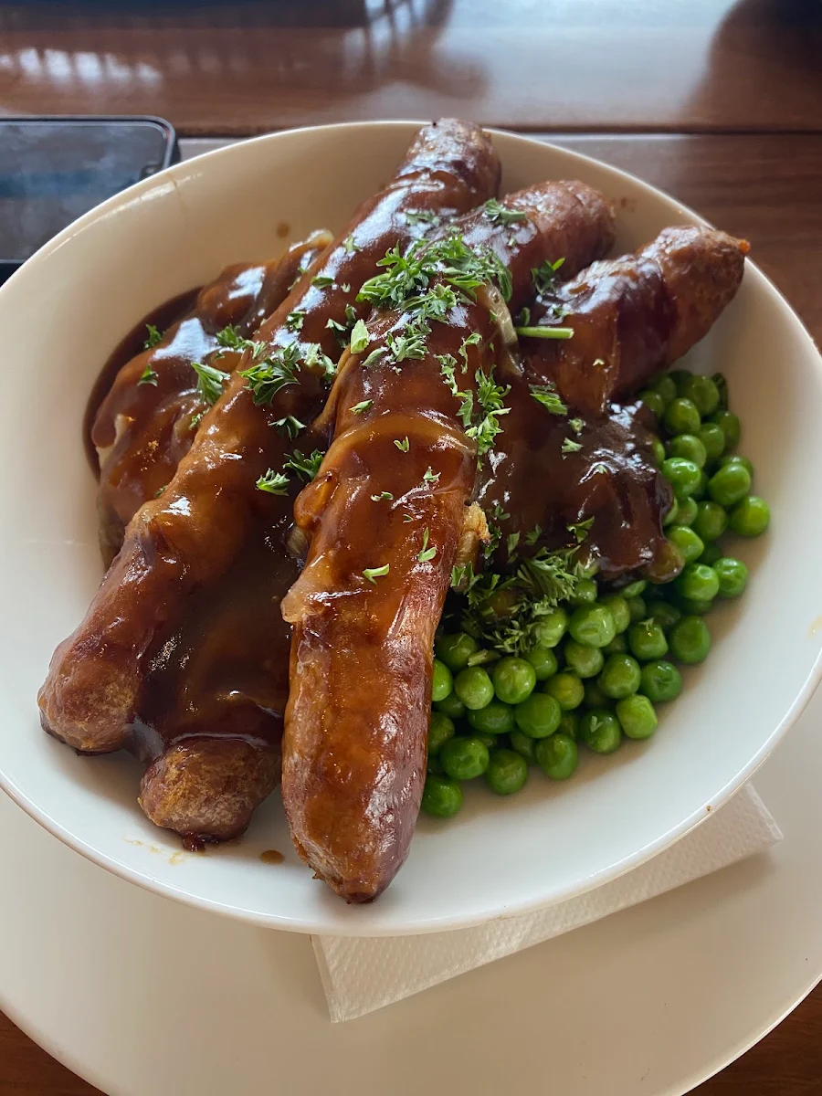 Bangers & Mash, Pimpama Pavilion