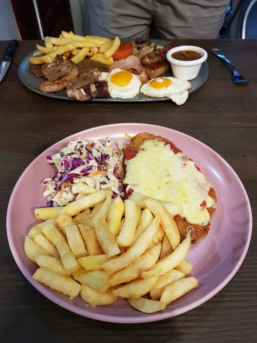 Highlights, The Bellevue Darling Range Hotel