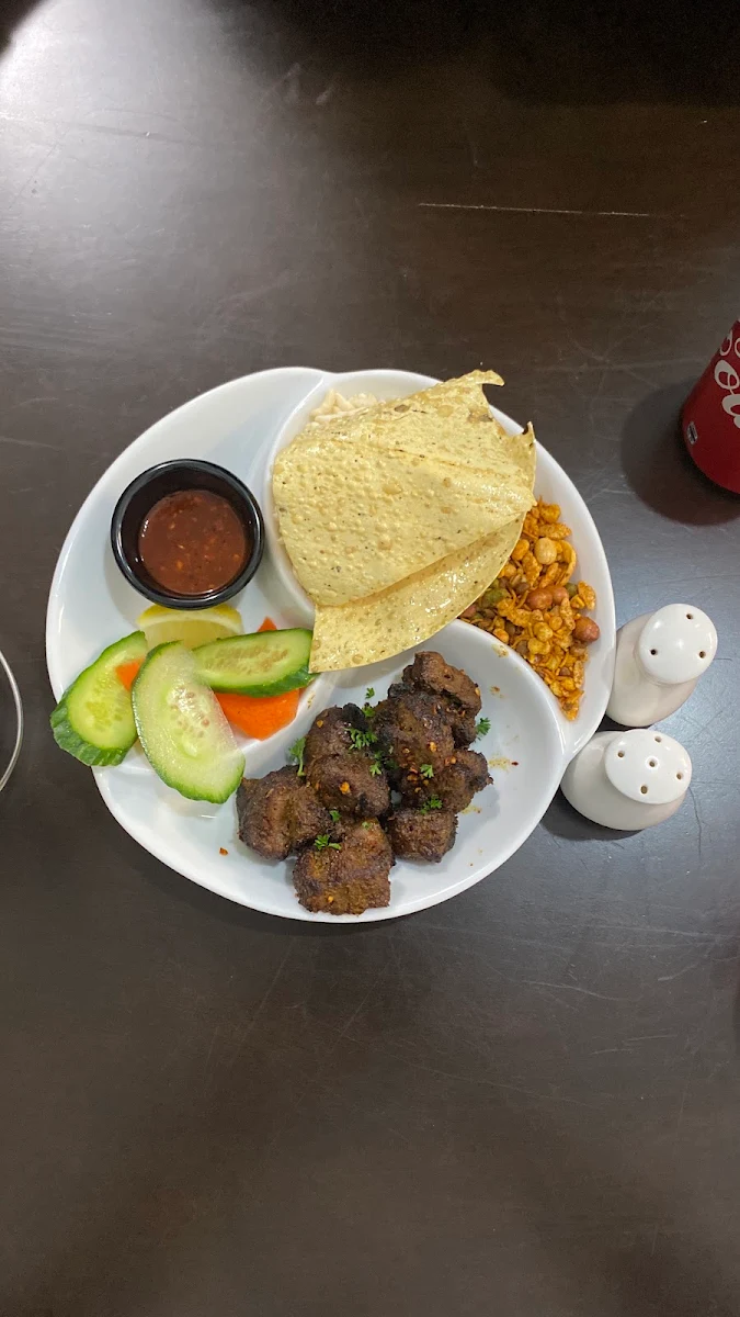 Tash Set, Spicy Momo & Bar