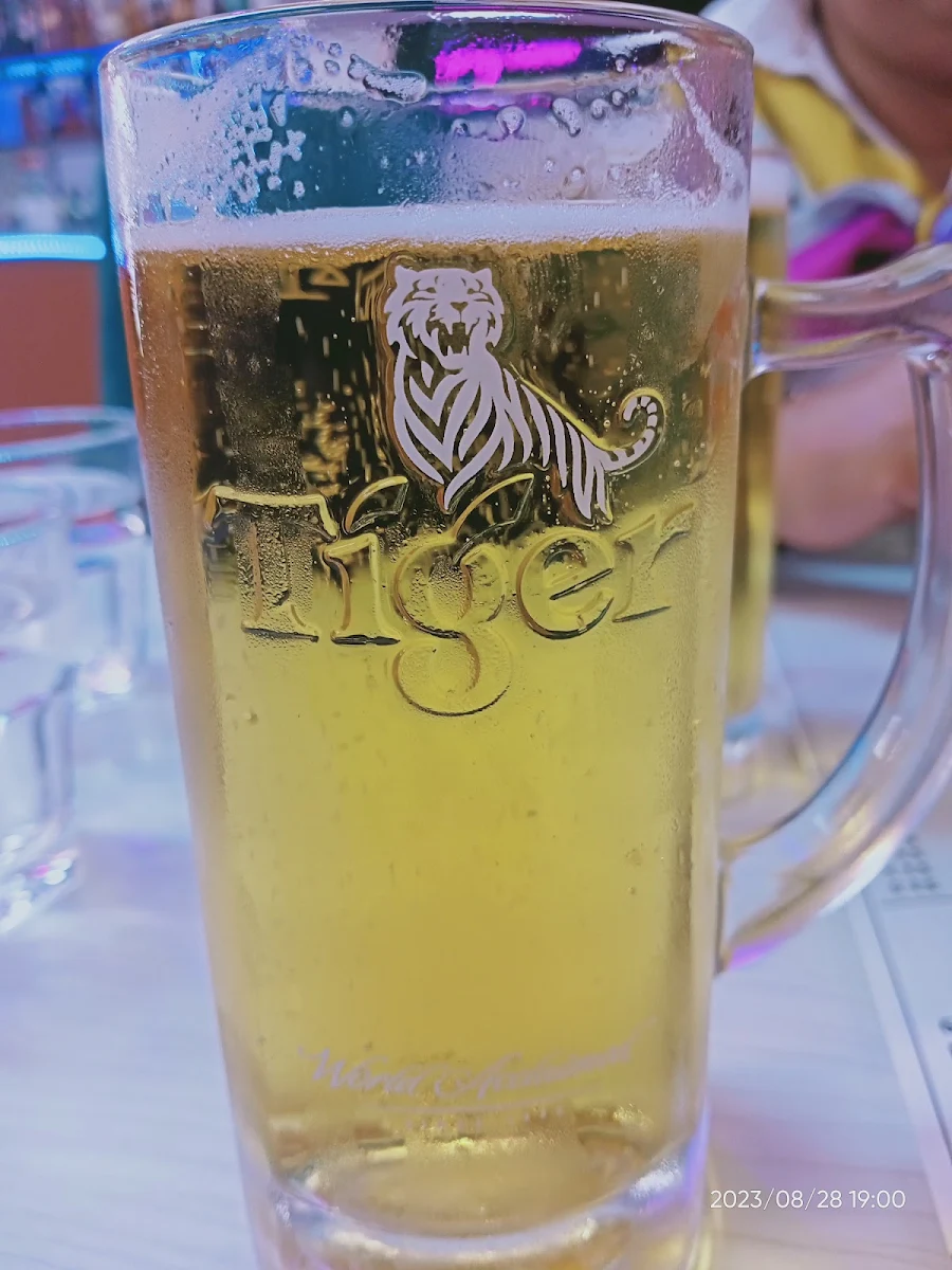 Tiger Beer, Spicy Momo & Bar