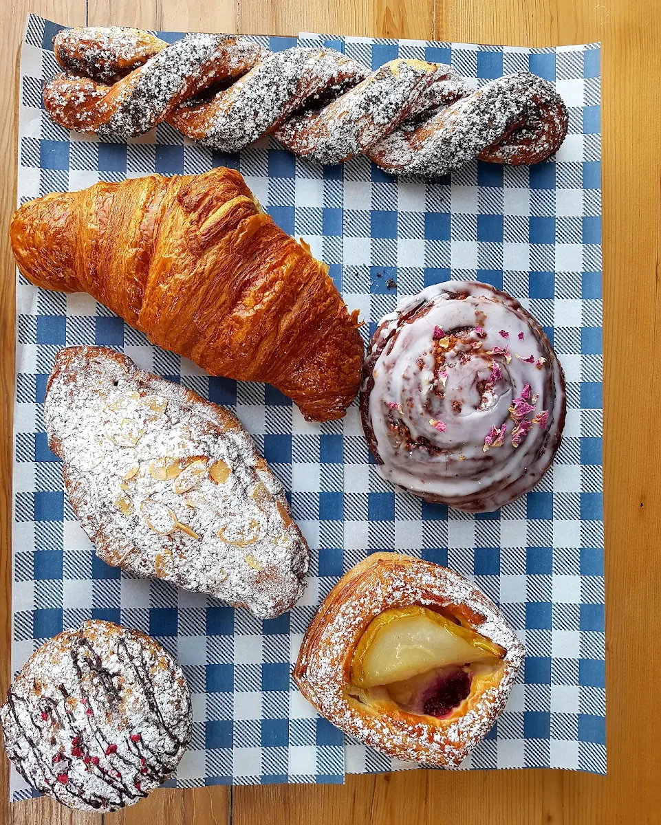 Fresh Pastry, Simplicity cafe