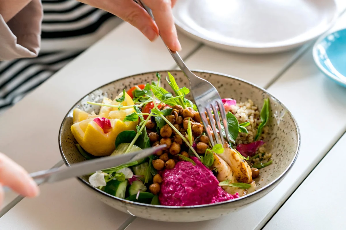 Highlights, Simplicity cafe