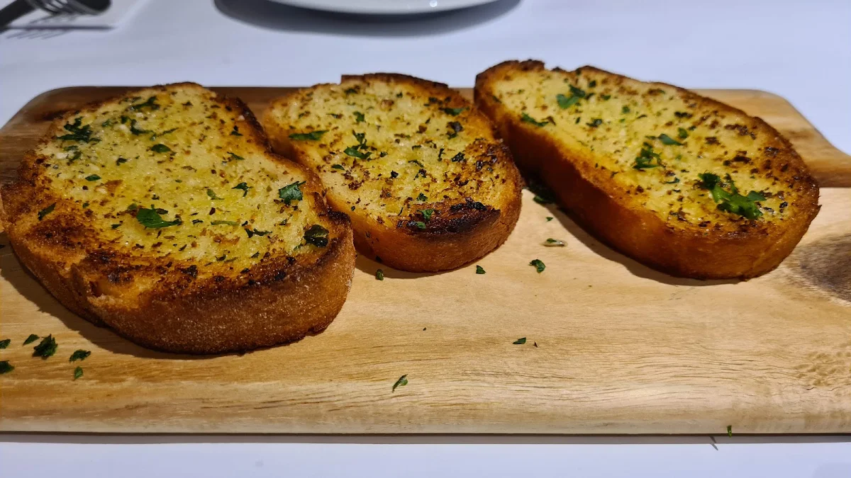 Garlic Bread with Cheese, Aquacotta italian restaurant Wood fire pizza and fresh pasta