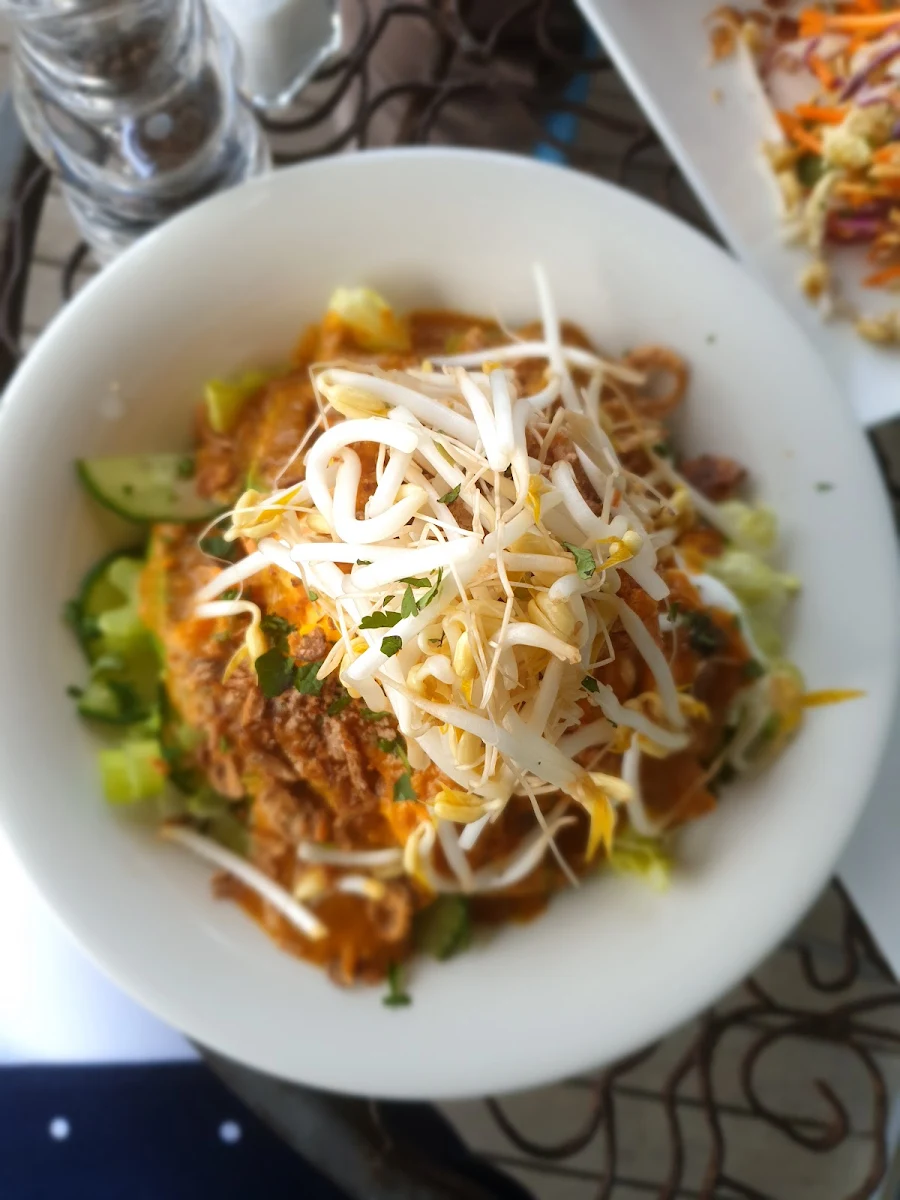 Thai Curry Salad
