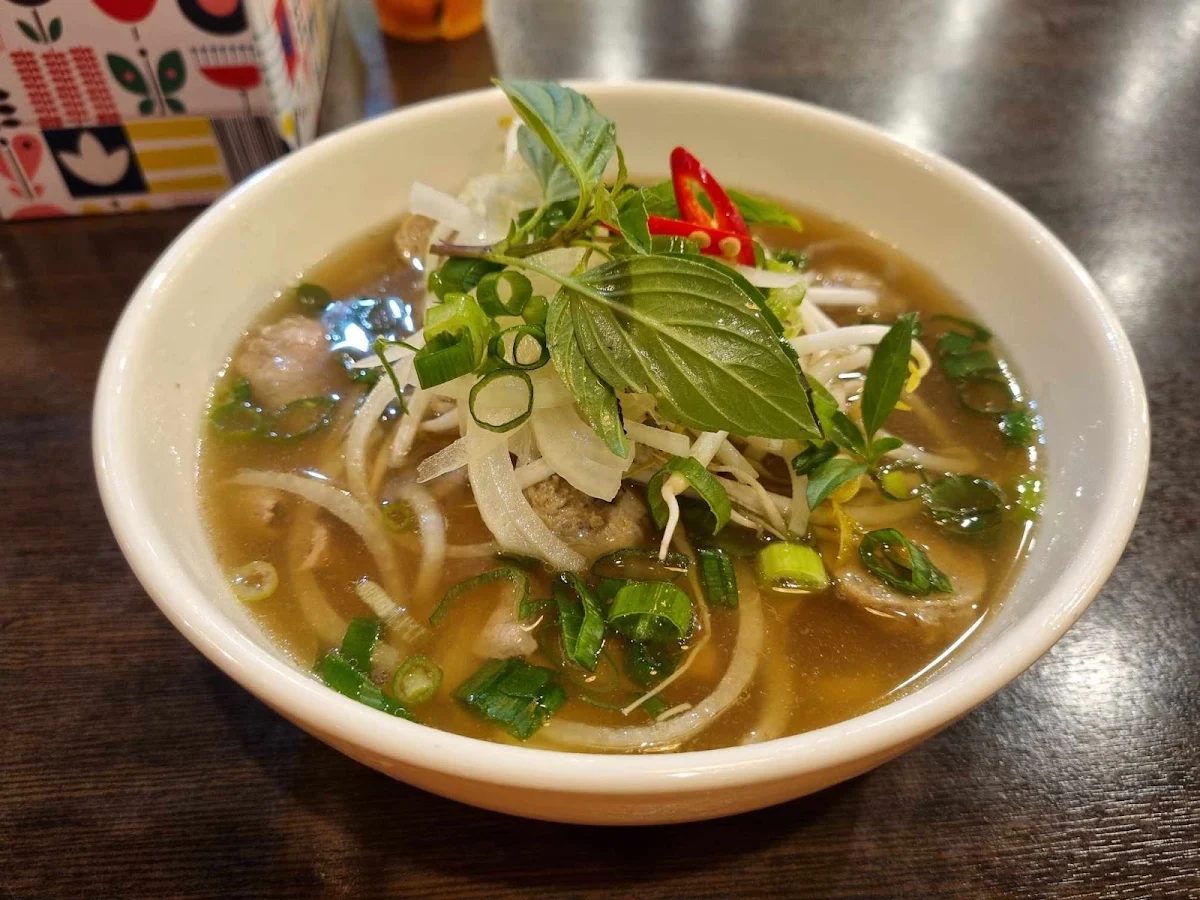Highlights, Viet's Roll Cleveland