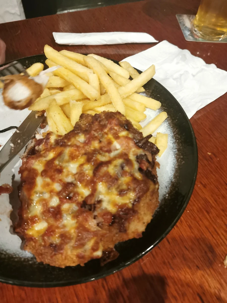 Parmi, Cock'n'Bull British Pub