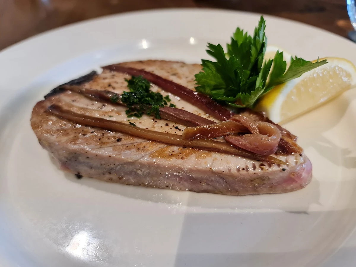 Tuna, Bacash Restaurant